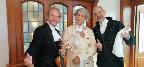 lecker Essen bei guter Unterhaltung = Variete-Dinner-Shows