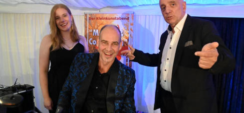 lecker Essen bei guter Unterhaltung = Variete-Dinner-Shows